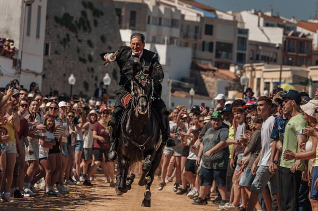 June 24, 2026, Ciutadella, Menorca Balearic Islands, Spain: A caixer (horse rider) aims his lance at a suspended ring during the training session for the Jocs des Pla (medieval tournament) during the traditional Sant Joan (Saint John) festival in Ciutadella de Menorca Ciutadella Spain  - ZUMAo105 20260624_fap_o105_001 Copyright: xMatthiasxOesterlex