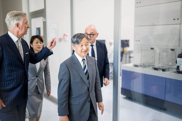 Patrick Vandenameele, Chief Executive Officer CEO IMEC, Japanese Emperor Naruhito and King Philippe - Filip of Belgium pictured during a visit to the Interuniversity microelectronics centre (IMEC), a Flemish interuniversity research institute for microelectronics and nanotechnology located in Leuven, during the official state visit of the Japanese Emperor and Empress to Belgium on Wednesday 24 June 2026. The Emperor and Empress of Japan visit Belgium from June 20-25.  POOLxJASPERxJACOBS 179132062
