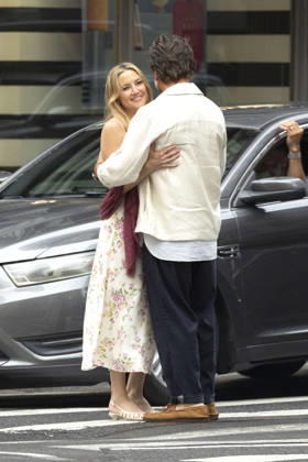 Kate Hudson und Javier Bardem bei den Dreharbeitem zum Kinofilm Hello & Paris in Downtown Manhattan. New York, 23.06.2026