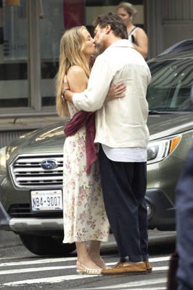 Kate Hudson und Javier Bardem bei den Dreharbeitem zum Kinofilm Hello & Paris in Downtown Manhattan. New York, 23.06.2026