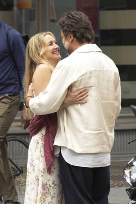 Kate Hudson und Javier Bardem bei den Dreharbeitem zum Kinofilm Hello & Paris in Downtown Manhattan. New York, 23.06.2026