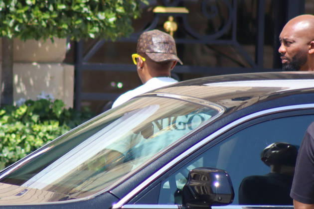 Pharrell Williams and his wife Helen Lasichanh were spotted leaving the Parisian luxury hotel The Ritz the day after the Louis Vuitton Spring Summer 2027 Men’s Ready-to-Wear Collection fashion show during Paris Fashion Week, France, on June 24, 2026. Enzo Hingant Bertrand Bestimage Pharrell Williams and his wife Helen Lasichanh were seen out and about in Paris during Paris Fashion Week, in Paris, France, on June 24, 2026. Pictured: Pharrell Williams and Helen Lasichanh, Paris, France  Copyright: xEnzoxHingant-Bertrandx xBestimagexEnzoxHingant-Bertrandx xBestimagex