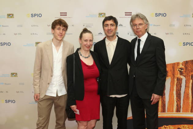 Ingo Fliess und Ilke Catak mit Gästen bei der 25. Verleihung des Friedenspreises des Deutschen Films Die Brücke im Cuvillies Theater. München, 23.06.2026 Copyright: xAgenturxMatthiasxWehnertx xM.xGränzdörferx