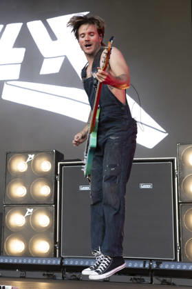 McFly perform at Halifax Piece Hall Dougie Poynter of McFly performs at Piece Hall, Halifax, 24th June 2026, Credit:Mike Gray MIKE GRAY - B4227 Avalon  Copyright: xMikexGrayx xMIKExGRAYx-xB4227x xAvalonx 1112281055