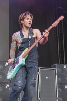 McFly perform at Halifax Piece Hall Dougie Poynter of McFly performs at Piece Hall, Halifax, 24th June 2026, Credit:Mike Gray MIKE GRAY - B4227 Avalon  Copyright: xMikexGrayx xMIKExGRAYx-xB4227x xAvalonx 1112281061