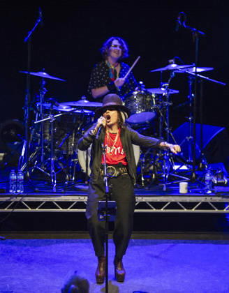 4 Non Blondes at Shepherds Bush Empire 24 June 2026 4 Non Blondes perform at O2 Shepherds Bush Empire in London on 24th June 2026. Linda Perry Lead vocals, guitar Dawn Richardson Drums Christa Hillhouse Bass guitar Roger Rocha Lead guitar, vocals, Credit:Zoran Veselinovic B4859 Avalon UK, London, O2 Shepherds Bush Empire  Copyright: xZoranxVeselinovicx xB4859x xAvalonx 1112334560