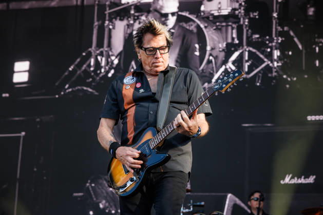 The Offspring live at Tons of Rock 2026 Oslo, Norway. 24th, June 2026. The American rock band The Offspring performs a live concert during the Norwegian music festival Tons of Rock 2026 in Oslo. Here guitarist Noodles is seen live on stage. Norway, Oslo  Copyright: xGonzalesxPhoto KetilxMartinsenx