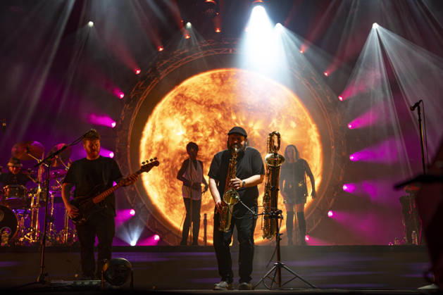 CELEBRITES : Printemps de Perouges - Saint-Maurice-de-Remens (01) France - 24 06 2026 Ricky Howard, Alex Francois et les choristes du groupe The Australian Pink Floyd Show se produit sur la scene du festival Printemps de PÃ rouges au chÃ¢teau de Saint-Maurice-de-RÃ mens (01 - France-) le 24 06 2026. Photo Sandrine Thesillat PsNewZ  Copyright: xSandrinexTHESILLATx