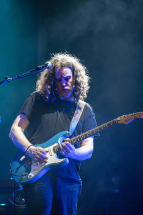 CELEBRITES : Printemps de Perouges - Saint-Maurice-de-Remens (01) France - 24 06 2026 David Domminney Fowler du groupe The Australian Pink Floyd Show se produit sur la scene du festival Printemps de PÃ rouges au chÃ¢teau de Saint-Maurice-de-RÃ mens (01 - France-) le 24 06 2026. Photo Sandrine Thesillat PsNewZ  Copyright: xSandrinexTHESILLATx