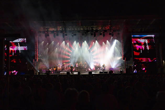 CELEBRITES : Printemps de Perouges - Saint-Maurice-de-Remens (01) France - 24 06 2026 Luc Ledy-Lepine, Paul Bonney, Ricky Howard, Chris Barnes, Lorelei McBroom, Alex Francois, Emily Lynn, Lara Smiles du groupe The Australian Pink Floyd Show se produisent sur la scene du festival Printemps de PÃ rouges au chÃ¢teau de Saint-Maurice-de-RÃ mens (01 - France-) le 24 06 2026. Photo Sandrine Thesillat PsNewZ  Copyright: xSandrinexTHESILLATx