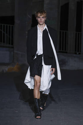 Songzio Men s Ready-to-Wear Spring Summer 2027 Collection Fashion Show at Paris Fashion Week on June 24, 2026 Songzio Men s Ready-to-Wear Spring Summer 2027 Collection Fashion Show at Paris Fashion Week on June 24, 2026, Paris, France  Copyright: xAgencex xBestimagexAgencex xBestimagex