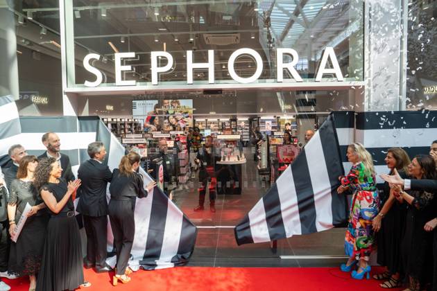 Princess Delphine pictured during the opening of a Sephora store skincare products, at the Docks Bruxsel shopping center in Brussels on Thursday 25 June 2026. MARIUS BURGELMAN  MariusxBurgelman 179201565