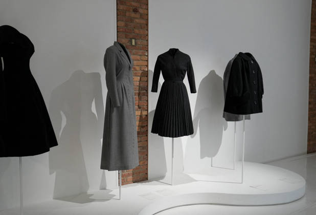 Illustration: Azzedine Alaïa and Christian Dior: Two Masters of Haute Couture Exhibition at the Azzedine Alaïa Foundation in Paris on June 24, 2026 Anne Sophie Guebey Bestimage Exhibition Azzedine Alaïa and Christian Dior: Two Masters of Haute Couture at the Azzedine Alaïa Foundation in Paris, Paris, France  Copyright: xAnne-SophiexGuebeyx xBestimagexAnne-SophiexGuebeyx xBestimagex