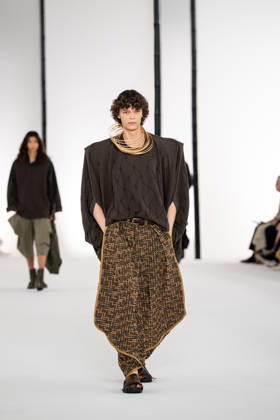 PFW - Issey Miyake - Runway A model presents a creation by IM Issey Miyake Men Miyake Design Studio team as part of their Menswear Spring-Summer 2027 collection show for fashion house Issey Miyake during Men s Fashion Week in Paris, France, June 25, 2026. Photo by Alexis Jumeau ABACAPRESS.COM Paris France  Copyright: xJumeauxAlexis ABACAx