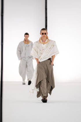 PFW - Issey Miyake - Runway A model presents a creation by IM Issey Miyake Men Miyake Design Studio team as part of their Menswear Spring-Summer 2027 collection show for fashion house Issey Miyake during Men s Fashion Week in Paris, France, June 25, 2026. Photo by Alexis Jumeau ABACAPRESS.COM Paris France  Copyright: xJumeauxAlexis ABACAx