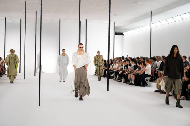 PFW - Issey Miyake - Runway A model presents a creation by IM Issey Miyake Men Miyake Design Studio team as part of their Menswear Spring-Summer 2027 collection show for fashion house Issey Miyake during Men s Fashion Week in Paris, France, June 25, 2026. Photo by Alexis Jumeau ABACAPRESS.COM Paris France  Copyright: xJumeauxAlexis ABACAx