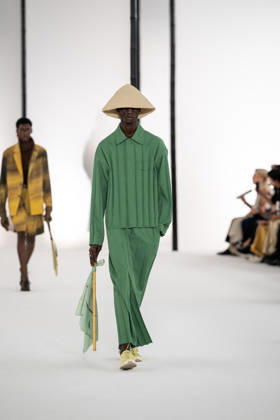 PFW - Issey Miyake - Runway A model presents a creation by IM Issey Miyake Men Miyake Design Studio team as part of their Menswear Spring-Summer 2027 collection show for fashion house Issey Miyake during Men s Fashion Week in Paris, France, June 25, 2026. Photo by Alexis Jumeau ABACAPRESS.COM Paris France  Copyright: xJumeauxAlexis ABACAx