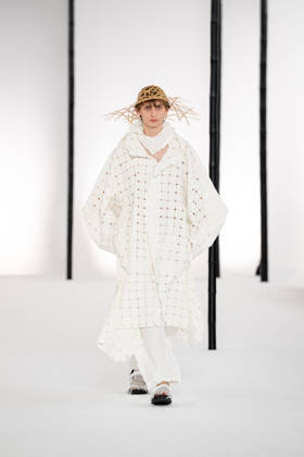 PFW - Issey Miyake - Runway A model presents a creation by IM Issey Miyake Men Miyake Design Studio team as part of their Menswear Spring-Summer 2027 collection show for fashion house Issey Miyake during Men s Fashion Week in Paris, France, June 25, 2026. Photo by Alexis Jumeau ABACAPRESS.COM Paris France  Copyright: xJumeauxAlexis ABACAx