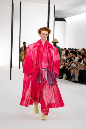 PFW - Issey Miyake - Runway A model presents a creation by IM Issey Miyake Men Miyake Design Studio team as part of their Menswear Spring-Summer 2027 collection show for fashion house Issey Miyake during Men s Fashion Week in Paris, France, June 25, 2026. Photo by Alexis Jumeau ABACAPRESS.COM Paris France  Copyright: xJumeauxAlexis ABACAx