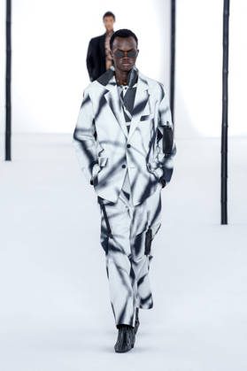 Issey Miyake Ready-to-Wear Men’s Spring Summer 2027 Fashion Show during Paris Fashion Week at the Césure Cultural Center in Paris, France, on June 24, 2026 Bestimage Runway during the Issey Miyake Men’s Spring Summer 2027 fashion show as part of Paris Fashion Week on June 24, 2026 in Paris, France Paris France  Copyright: xAgencex xBestimagexAgencex xBestimagex