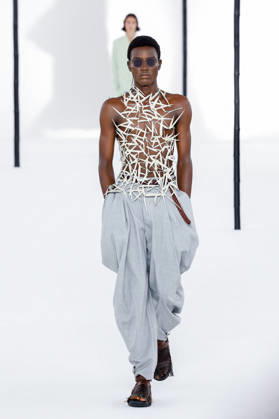 Issey Miyake Ready-to-Wear Men’s Spring Summer 2027 Fashion Show during Paris Fashion Week at the Césure Cultural Center in Paris, France, on June 24, 2026 Bestimage Runway during the Issey Miyake Men’s Spring Summer 2027 fashion show as part of Paris Fashion Week on June 24, 2026 in Paris, France Paris France  Copyright: xAgencex xBestimagexAgencex xBestimagex