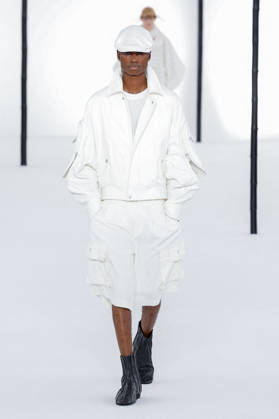 Issey Miyake Ready-to-Wear Men’s Spring Summer 2027 Fashion Show during Paris Fashion Week at the Césure Cultural Center in Paris, France, on June 24, 2026 Bestimage Runway during the Issey Miyake Men’s Spring Summer 2027 fashion show as part of Paris Fashion Week on June 24, 2026 in Paris, France Paris France  Copyright: xAgencex xBestimagexAgencex xBestimagex