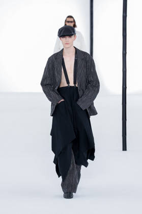 Issey Miyake Ready-to-Wear Men’s Spring Summer 2027 Fashion Show during Paris Fashion Week at the Césure Cultural Center in Paris, France, on June 24, 2026 Bestimage Runway during the Issey Miyake Men’s Spring Summer 2027 fashion show as part of Paris Fashion Week on June 24, 2026 in Paris, France Paris France  Copyright: xAgencex xBestimagexAgencex xBestimagex