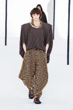 Issey Miyake Ready-to-Wear Men’s Spring Summer 2027 Fashion Show during Paris Fashion Week at the Césure Cultural Center in Paris, France, on June 24, 2026 Bestimage Runway during the Issey Miyake Men’s Spring Summer 2027 fashion show as part of Paris Fashion Week on June 24, 2026 in Paris, France Paris France  Copyright: xAgencex xBestimagexAgencex xBestimagex