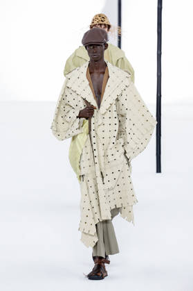 Issey Miyake Ready-to-Wear Men’s Spring Summer 2027 Fashion Show during Paris Fashion Week at the Césure Cultural Center in Paris, France, on June 24, 2026 Bestimage Runway during the Issey Miyake Men’s Spring Summer 2027 fashion show as part of Paris Fashion Week on June 24, 2026 in Paris, France Paris France  Copyright: xAgencex xBestimagexAgencex xBestimagex