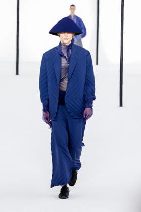 Issey Miyake Ready-to-Wear Men’s Spring Summer 2027 Fashion Show during Paris Fashion Week at the Césure Cultural Center in Paris, France, on June 24, 2026 Bestimage Runway during the Issey Miyake Men’s Spring Summer 2027 fashion show as part of Paris Fashion Week on June 24, 2026 in Paris, France Paris France  Copyright: xAgencex xBestimagexAgencex xBestimagex