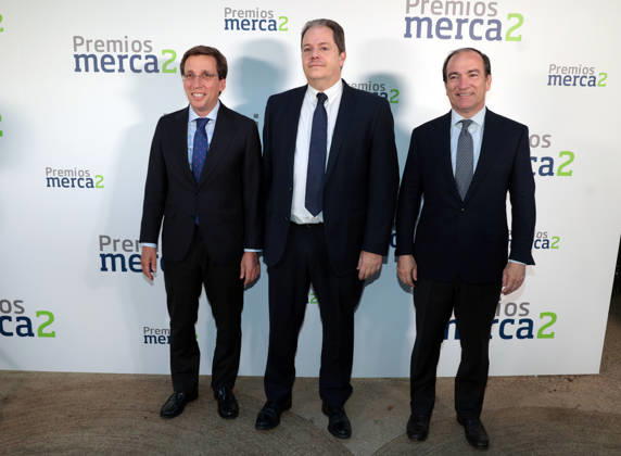 2026 Merca2 Awards Ceremony The mayor of Madrid, José Luis Martínez Almeida, during the 2026 Merca2 Awards ceremony, on June 25, 2026, in Madrid, Spain. Merca2 is celebrating the seventh edition of its awards, an event that brings together prominent figures from the institutional, business, judicial, cultural, medical, and social sectors in Madrid. AWARDS EVENT José Ramó Madrid Madrid, Spain  Copyright: xJosÃ xRamonxHernandox 7622658