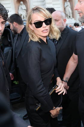 . 25 06 2026. London, United Kingdom. Margot Robbie arriving at the opening of RH London in Mayfair, London .  xStephenxLockx xi-Imagesx IIM-26855-0006