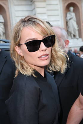 . 25 06 2026. London, United Kingdom. Margot Robbie arriving at the opening of RH London in Mayfair, London .  xStephenxLockx xi-Imagesx IIM-26855-0007