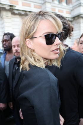 . 25 06 2026. London, United Kingdom. Margot Robbie arriving at the opening of RH London in Mayfair, London .  xStephenxLockx xi-Imagesx IIM-26855-0008