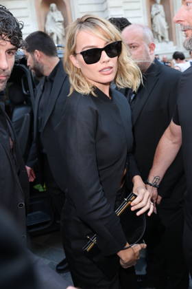 . 25 06 2026. London, United Kingdom. Margot Robbie arriving at the opening of RH London in Mayfair, London .  xStephenxLockx xi-Imagesx IIM-26855-0009