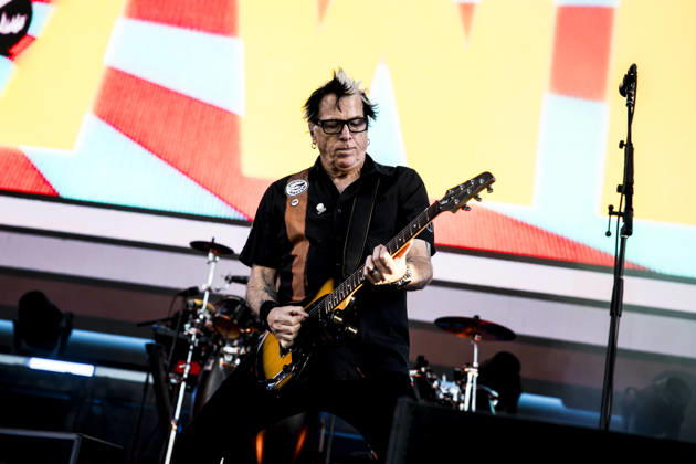 The Offspring live at Tinderbox 2026 Odense, Denmark. 26th, June 2026. The American rock band The Offspring performs a live concert during the Danish music festival Tinderbox 2026 in Odense. Here guitarist Noodles is seen live on stage. Denmark, Odense  Copyright: xGonzalesxPhoto LassexLagonix