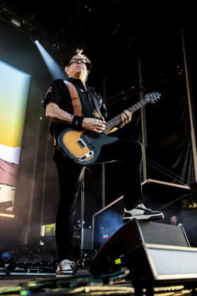 The Offspring live at Tinderbox 2026 Odense, Denmark. 26th, June 2026. The American rock band The Offspring performs a live concert during the Danish music festival Tinderbox 2026 in Odense. Here guitarist Noodles is seen live on stage. Denmark, Odense  Copyright: xGonzalesxPhoto LassexLagonix