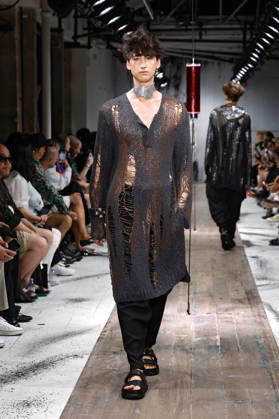 (260625) -- PARIS, June 25, 2026 -- Models present creations from the menswear Spring Summer 2027 collections by Yohji Yamamoto during the Men Paris Fashion Week, in Paris, France, on June 25, 2026. ( Handout via Xinhua) FRANCE-PARIS-MEN FASHION WEEK-YOHJI YAMAMOTO MeetEurope 