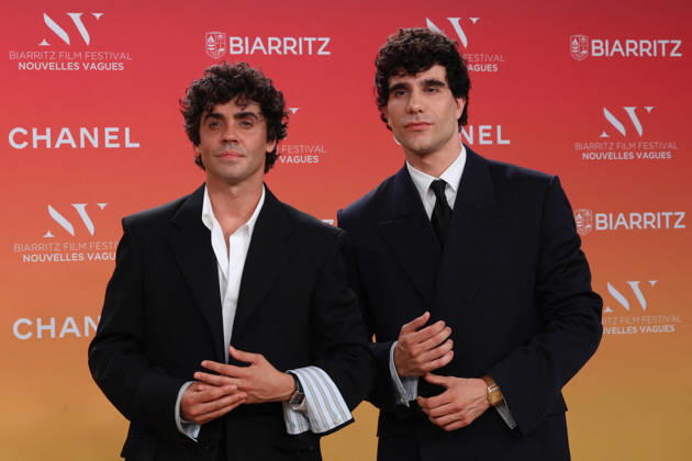 Javier Ambrossi, Javier Calvo at the La Gare du Midi theater in Biarritz as part of the Biarritz Film Festival Nouvelles Vagues on June 25, 2026 Jean Marc Lhomer Bestimage Celebs at the La Gare du Midi theater in Biarritz as part of the Biarritz Film Festival – Nouvelles Vagues on June 25, 2026, in Biarritz, France  Copyright: xJean-MarcxLhomerx xBestimagexJean-MarcxLhomerx xBestimagex