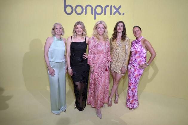 ABB BONPRIX- Carolin Klar, Nina Bott, Charlotte Karlinder, Janina Lin Otto, Julia Roentgen zu Gast bei 40 Jahre bonprix Jubiläumsparty im Curio Haus am 25.06.2026 in Hamburg Hamburg Deutschland