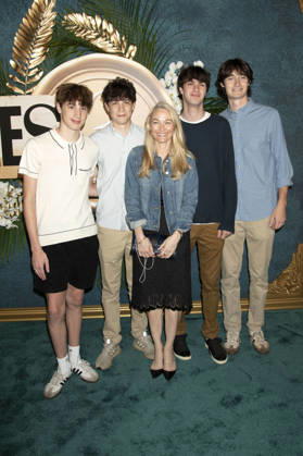 Sarah Wynter mit Begleitung bei der Weltpremiere des Netflix-Films Enola Holmes 3 im Plaza Hotel. New York, 25.06.2026