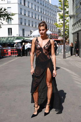 Clara Berry at the Amiri Men s Ready-to-Wear Spring Summer 2027 fashion show during Paris Fashion Week, June 25, 2026 Florian Lavielle Bestimage Celebrities at the Amiri Men’s Ready-to-Wear Spring Summer 2027 Collection fashion show during Paris Fashion Week on June 25, 2026, Paris, France  Copyright: xFlorianxLaviellex xBestimagexFlorianxLaviellex xBestimagex
