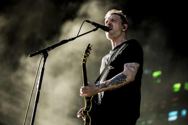 Snow Patrol live at Tinderbox 2026 Odense, Denmark. 26th, June 2026. The Northern Irish rock band Snow Patrol performs a live concert at during the Danish music festival Tinderbox 2026 in Odense. Here musician Nathan Connolly is seen live on stage. Denmark, Odense  Copyright: xGonzalesxPhoto LassexLagonix