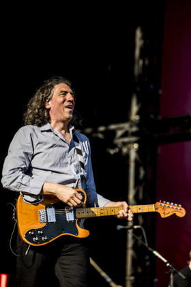 Snow Patrol live at Tinderbox 2026 Odense, Denmark. 26th, June 2026. The Northern Irish rock band Snow Patrol performs a live concert at during the Danish music festival Tinderbox 2026 in Odense. Here singer and guitarist Gary Lightbody is seen live on stage. Denmark, Odense  Copyright: xGonzalesxPhoto LassexLagonix