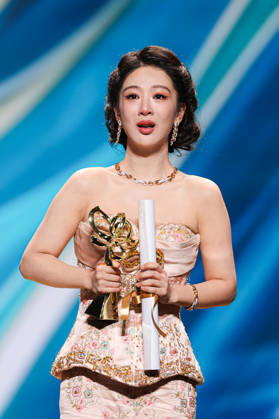 SHANGHAI, CHINA - JUNE 26: Actress Andy Yang Zi wins the Best Actress award during the Magnolia Awards Ceremony of the 31st Shanghai TV Festival (STVF) on June 26, 2026 in Shanghai, China.  Copyright: xVCGx 111650615487