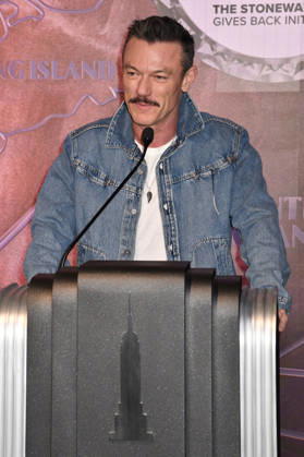 NEW YORK, NY - JUNE 26: Luke Evans Lights the Empire State Building in Partnership with the Stonewall Inn Gives Back Initiative and the Trevor Project to Celebrate New York City Pride 2026 on June 26, 2026 in New York City. Credit: AdMedia New York City USA  - ZUMAa123 20260626_zaa_a123_074 Copyright: xJohnxFyckex