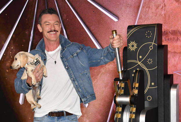NEW YORK, NY - JUNE 26: Luke Evans Lights the Empire State Building in Partnership with the Stonewall Inn Gives Back Initiative and the Trevor Project to Celebrate New York City Pride 2026 on June 26, 2026 in New York City. Credit: AdMedia New York City USA  - ZUMAa123 20260626_zaa_a123_082 Copyright: xJohnxFyckex
