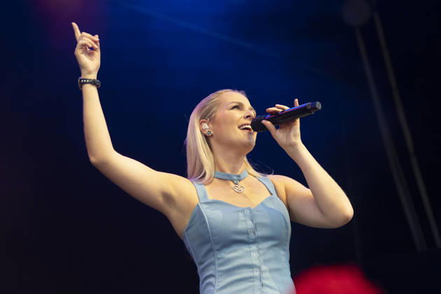 26.06.2026, Klosters-Serneus, Schulhaus Bündelti, Gatschiefer Openair, Linda Fäh Klosters-Serneus Schulhaus Bündelti Grisons Switzerland Copyright: xJustPictures.ch AlexanderxRaemyx jp-de-AlRa-DSC08997