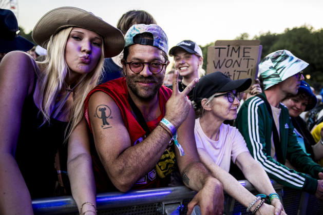 Jamiroquai live at Tinderbox 2026 Odense, Denmark. 26th, June 2026. Concert goers seen at a live concert with the British funk and pop band Jamiroquai during the Danish music festival Tinderbox 2026 in Odense. Denmark, Odense  Copyright: xGonzalesxPhoto LassexLagonix