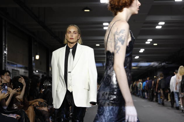 Sharon Stone walks the runway for the Men’s Ready-to-Wear Spring Summer 2027 collection during Paris Fashion Week (PFW) on June 26, 2026. Sharon Stone walks the runway for the Men’s Ready-to-Wear Spring Summer 2027 collection during Paris Fashion Week (PFW) on June 26, 2026, in Paris, France  Copyright: xAgencex xBestimagexAgencex xBestimagex